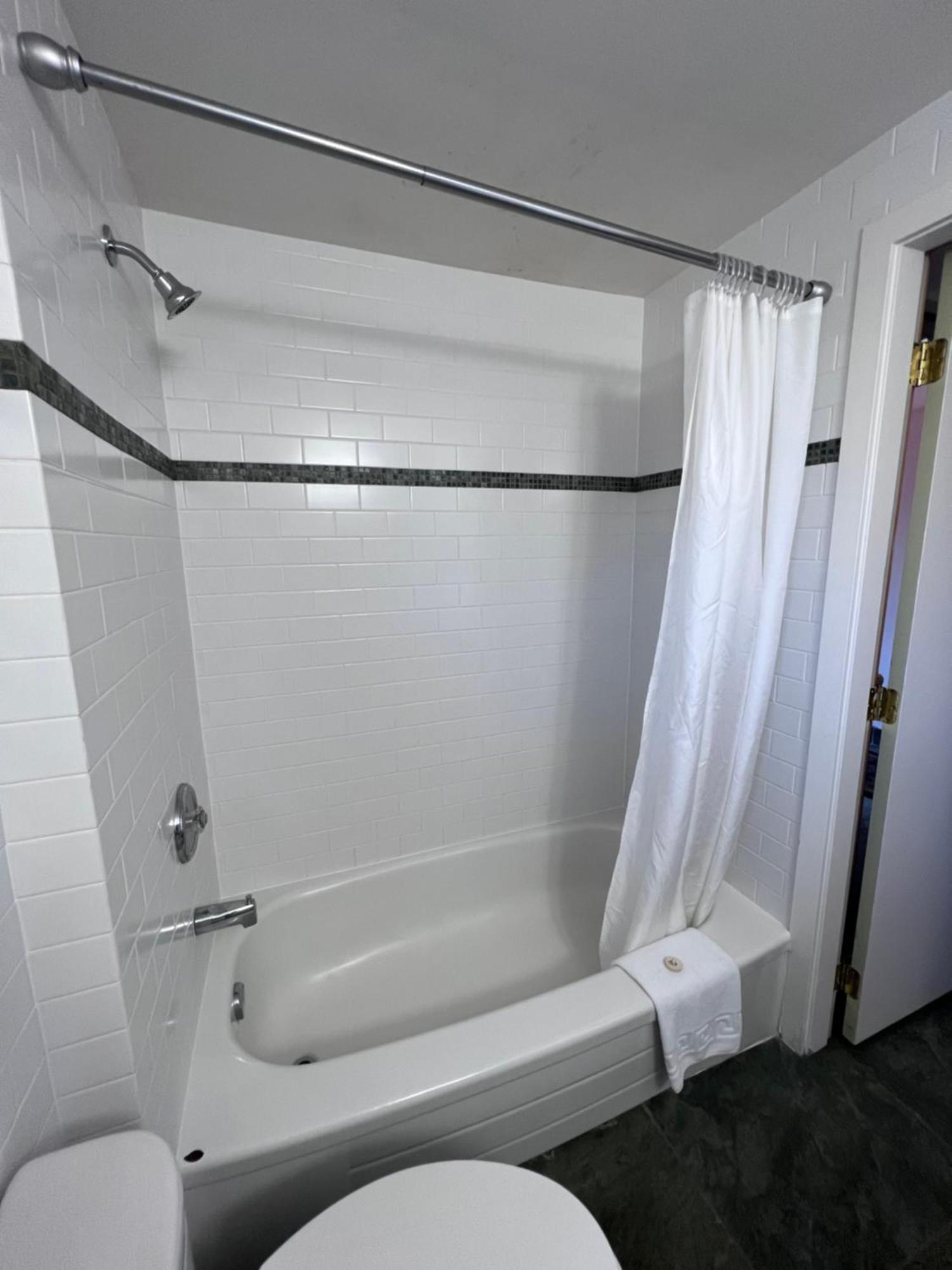 Shorewater Resort Qualicum Beach Eksteriør bilde